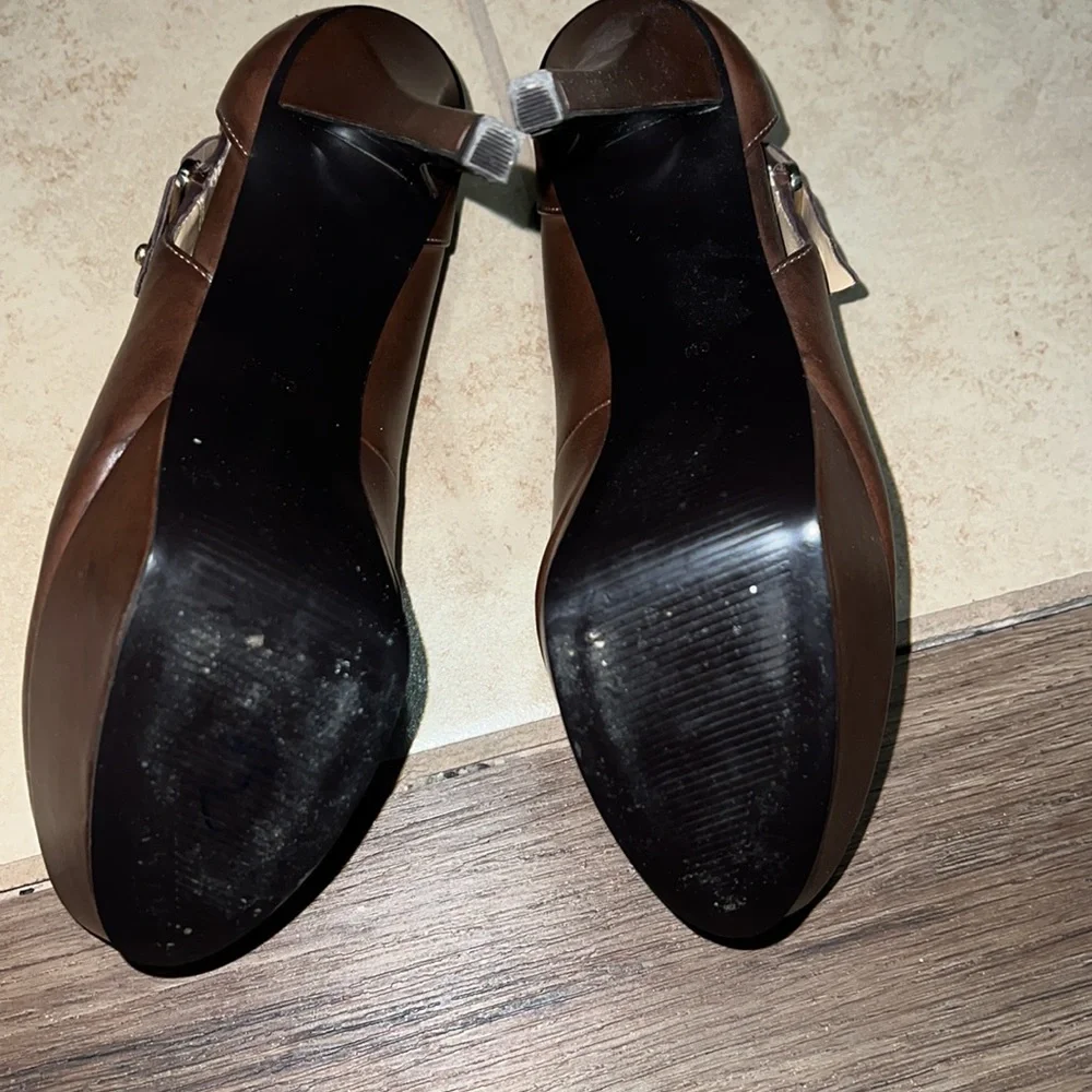 Guess Pumps - Picture 4 of 4